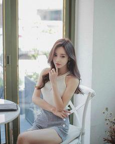 新宅男女神 网红,网红崛起，引领潮流新风向”